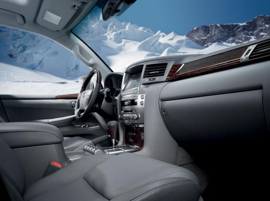  Lexus LX570 2008 года  (фото 48 из 221)